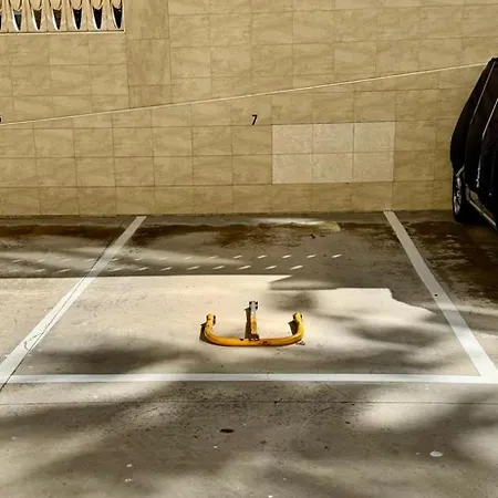 Location En La Mejor Ubicacion De Con Parking דירה *
